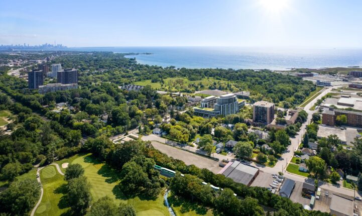 Lakeview DXE Club Condos Rendering