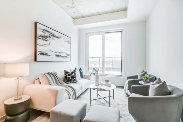 Reunion Crossing Condos & Urban Towns Living Room