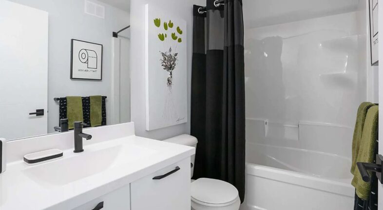 Ridgewood West by Broadview Homes Winnipeg Bathroom